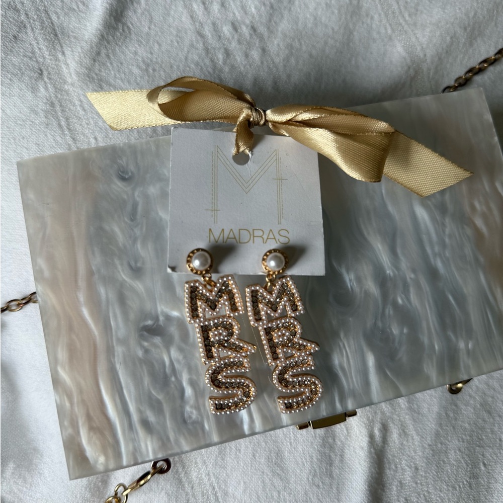 Gold 'MRS' Pearl Earrings Boutique BRIDE Jewelry Gift NWT Bachelorette